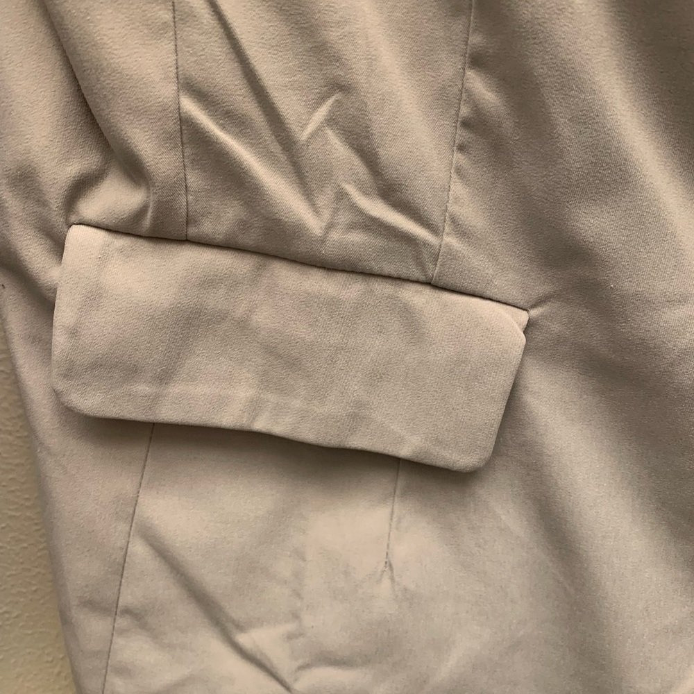 SOLD ✅ Grey Lightweight Jacket - NWOT - L - Picture 6 of 10